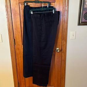 Great Used Condition 2 Pair Mens Navy Haggar and Docker khaki Pants